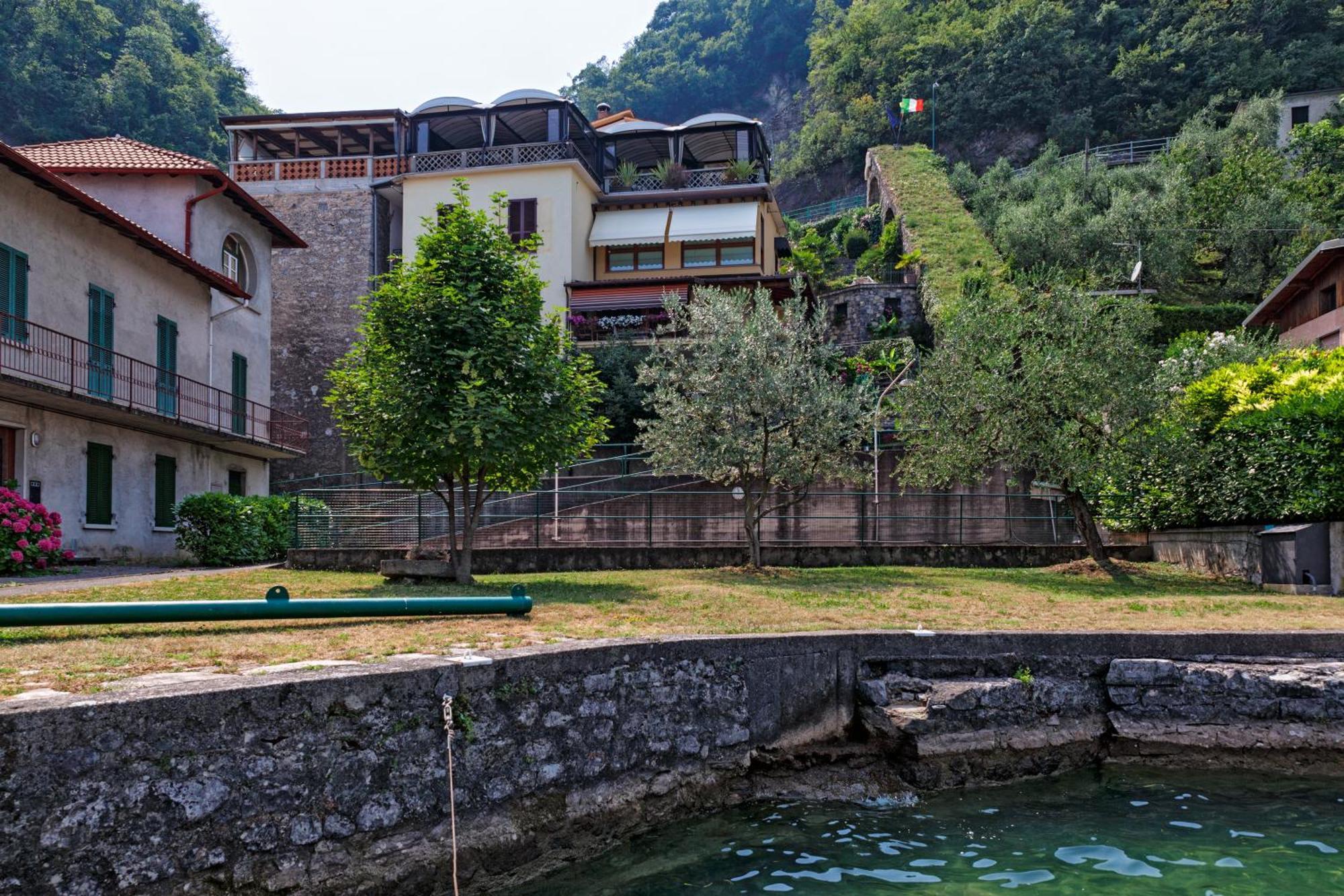 Studio Zu Riva di Solto Esterno foto